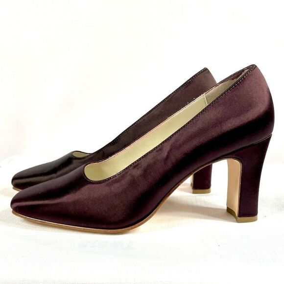 BLACK SATIN COLORFUL REFLECTIONS 3” HEEL SIZE 7.5B - Picture 2 of 5